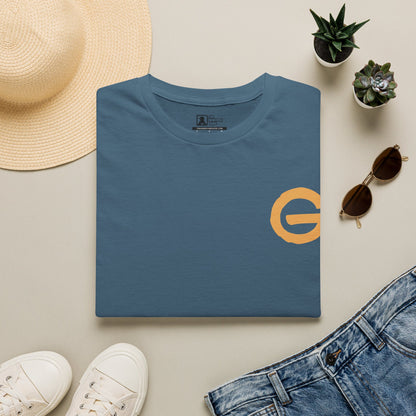 Minimal Gold 'G' Logo T-Shirt — Casual Branded Chest Emblem Tee