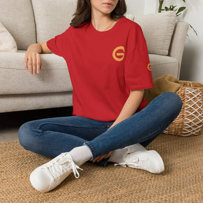 Minimal Gold 'G' Logo T-Shirt — Casual Branded Chest Emblem Tee