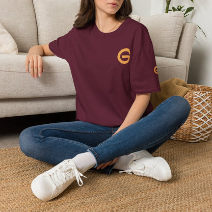 Minimal Gold 'G' Logo T-Shirt — Casual Branded Chest Emblem Tee
